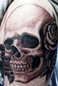 Patrón de tatuaje de flores y cenizas negras grandes