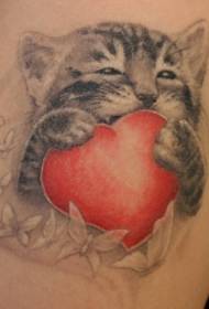Gattu di forma di cuore di gattu cù un mudellu di tatuaggi di spalla di farfalla