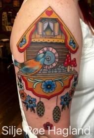 Senosios mokyklos didžiojo rankos spalvos medinis laikrodis su paukščių tatuiruotės modeliu