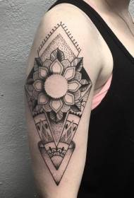 Gwo bra ansyen lekòl nwa pye lalwa tribi modèl tatoo flè