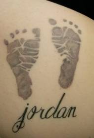 Juokingi kūdikio pėdsakų tatuiruotės modelis ant rankos