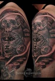 Isitayela esimnyama esimnyama sasemkhosini wasendulo onephathini ye-skull tattoo