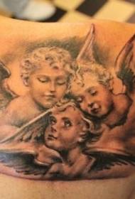 Tri uzorka tetovaže anđela na ramenima