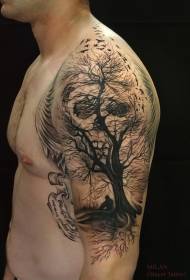 Modello tatuaggio uccello grande gufo albero gufo e spalla