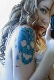 Mielas mėlynos drugelio kaukolės didžiojo rankos tatuiruotės modelis