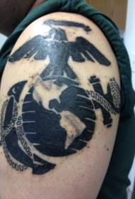 Padrão de tatuagem de bandeira marinha americana preta