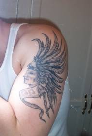 Татуировка из перьев ацтеков с большой рукой