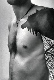 Silueta de llop negre i gran amb l'espatlla en línia de tatuatge