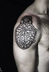 Modello di tatuaggio del cervello pungente della spalla