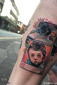Axel kamera pojke tatuering mönster