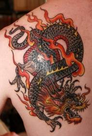 Задній червоний дракон полум'я татуювання візерунок