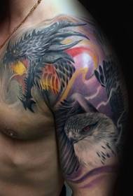 Metade de uma cor agradável fantasia dragão tatuagem padrão