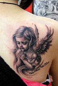 Slatki mali anđeo tetovaža uzorak