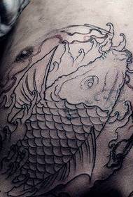 肩膀点刺的鱼纹身图案