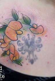 Patrón de tatuaje de orquídea de hombro
