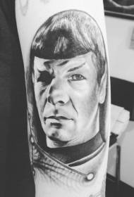 Arm svartur grár spock portrett húðflúrmynstur