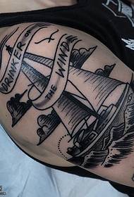 Modello di tatuaggio di barca a vela grigio nero spalla