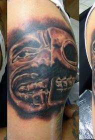 Μυστηριώδες μοτίβο τατουάζ πρόσωπο