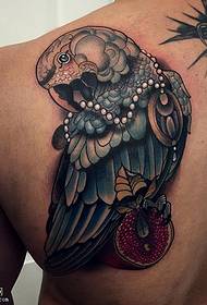 Patrún tattoo parrot réalaíoch clasaiceach réalaíoch