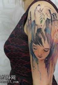 Faʻaiʻu le tootoo mamanu tattoo a teineitiiti laitiiti