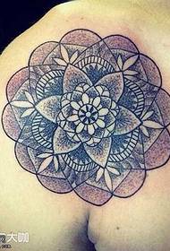 Pattern di tatuaggi di fiori di spina