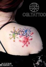 Mfano wa tattoo ya mstari wa mabega