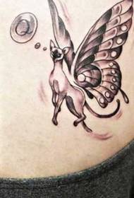 Patrón de tatuaxe de gato bolboreta no ombreiro