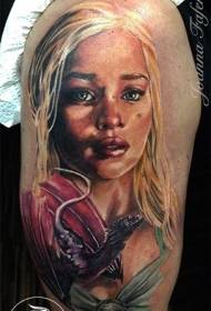 Modello del tatuaggio del personaggio del gioco di potere della regina del drago di colore del braccio grande