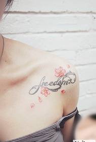 Piccole serie fresche di tatuaggi di fiori di ciliegio