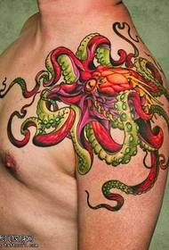 Popularni uzorak tetovaže lignje