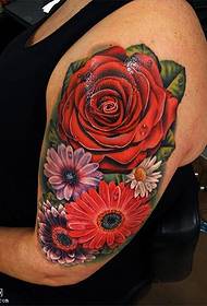 Λεπτό μοτίβο τατουάζ λουλουδιών στους ώμους
