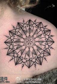 Shoulder fashion vanilla tattoo pattern
