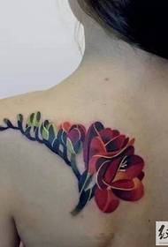 Tatuaggio di abbinamento colori creativo