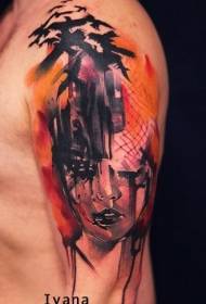 Колір таємнича жінка обличчя і птах татуювання візерунок