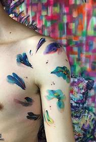 Shoulder ink leaf tattoo pattern