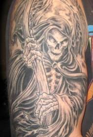 Enorme patrón de tatuaxe de fouce e morte