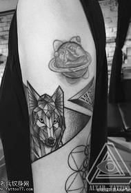Плечо волк галактика татуировки