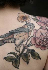 Троянди птах візерунок татуювання з шипами на плечі
