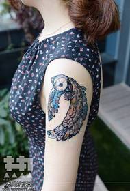 Uzorak tetovaže snova u boji ramena