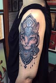 Shoulder vanilla cat tattoo model