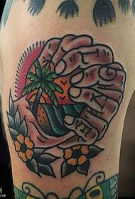 Modello di tatuaggio paesaggistico sulla spalla