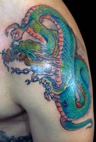 Patrón de tatuaxe de dragón en cadea de estilo tradicional xaponés