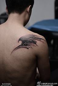 Bat claw tattoo ნიმუში მხარზე
