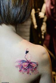 მხრის ლამაზი გოგონა tattoo ნიმუში