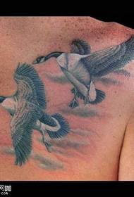 Qaabka loo yaqaan 'tattoo crane' tattoo tattoo