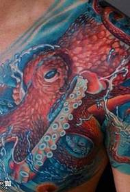 Na ramenu plava boja hobotnice uzorak