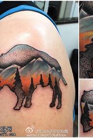 Model de tatuaj peisaj animal de umăr