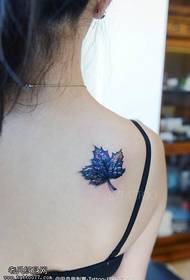 Modello di tatuaggio spalla stellata foglia d'acero