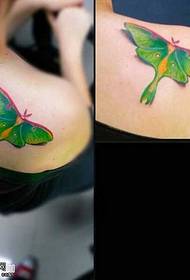 Πράσινο μοτίβο τατουάζ πεταλούδας ώμου
