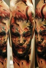 Grouss Arm Faarf Horrorstil mysteriéis Gesiicht Tattoo Muster